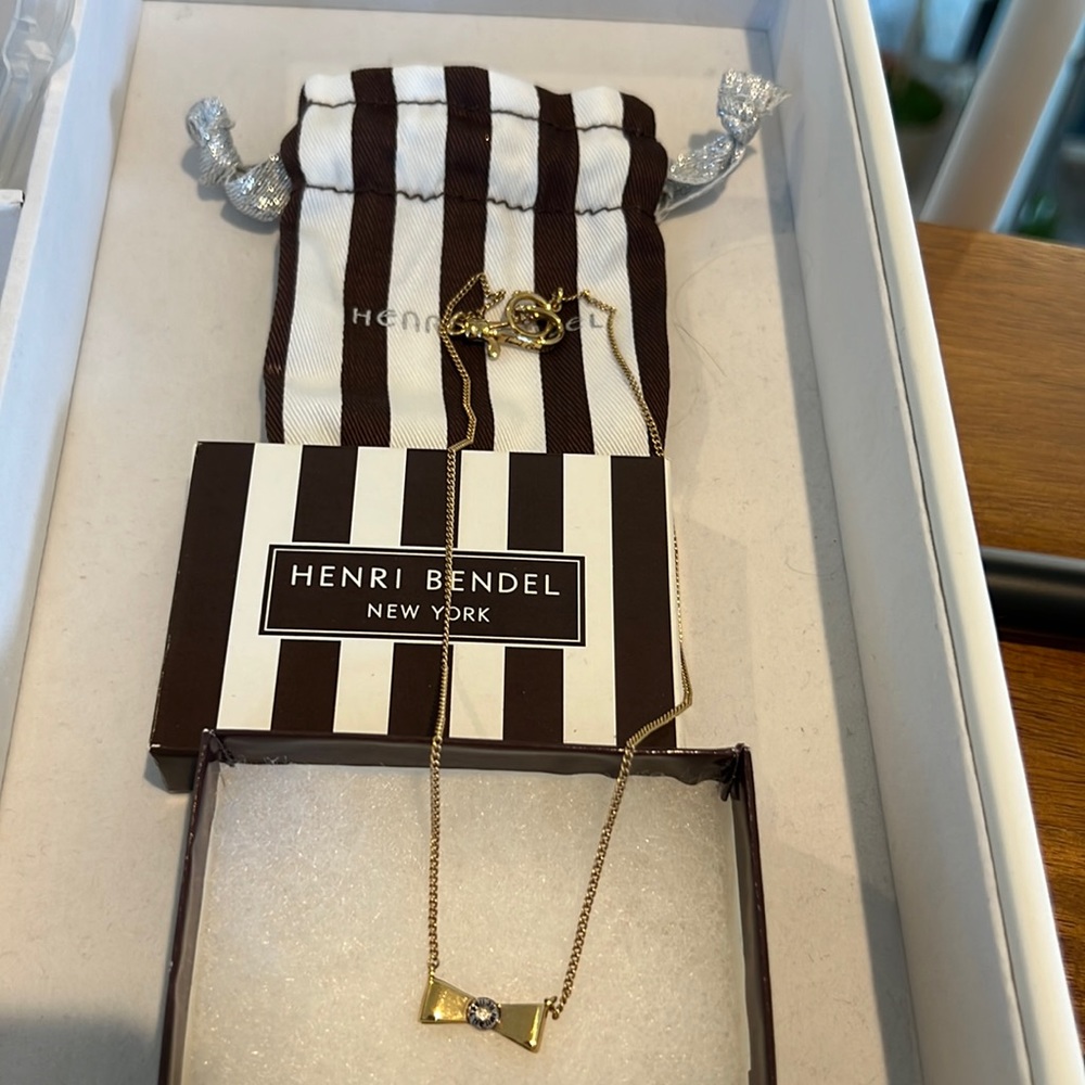 Henri Bendel plated, gold necklace